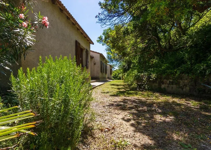 Bed & Breakfast La Tour 3*