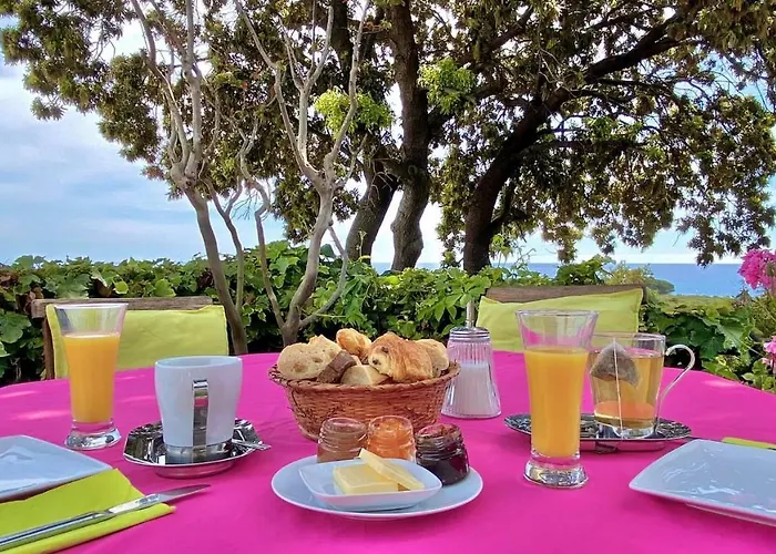 Bed & Breakfast La Tour 3*